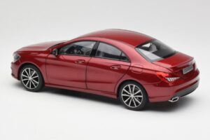 Mercedes CLA C117 Designo Patagonia Rosso Metallizzato Norev 1:18 B66960131 Pressofusione — immagine 7 di 8