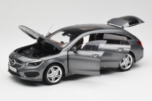 Mercedes CLA C117 Mountain Grigio Norev 1:18 B66960351 Pressofusione — immagine 2 di 8