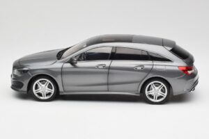 Mercedes CLA C117 Mountain Grigio Norev 1:18 B66960351 Pressofusione — immagine 4 di 8