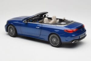 Mercedes CLE Cabriolet A236 Blu Norev 1:18 B66960653 Pressofusione — immagine 8 di 9