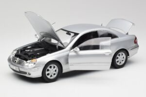 Mercedes CLK 500 C209 Argento Kyosho 1:18 B66962144 Pressofusione — immagine 2 di 8
