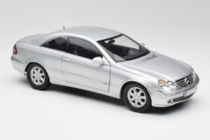 Mercedes CLK 500 C209 Argento Kyosho 1:18 B66962144 Pressofusione — immagine 6 di 8