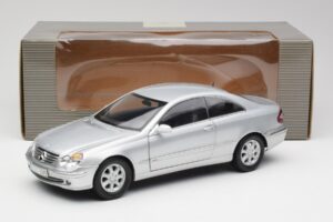 Mercedes CLK 500 C209 Argento Kyosho 1:18 B66962144 Pressofusione — immagine 8 di 8
