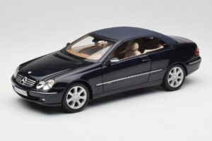 Mercedes CLK 500 W209 Cabriolet Blu Scuro Metallizzato Kyosho 1:18 B66962174 Pressofusione — immagine 3 di 9