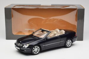 Mercedes CLK 500 W209 Cabriolet Blu Scuro Metallizzato Kyosho 1:18 B66962174 Pressofusione — immagine 9 di 9