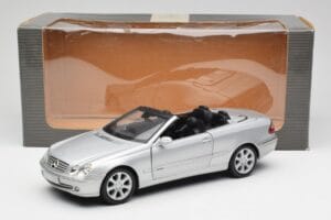 Mercedes CLK 500 Cabriolet Elegance A209 Argento Kyosho 1:18 B66962172 Pressofusione — immagine 8 di 8