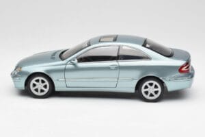 Mercedes CLK 500 W209 Azzurro Metallizzato Kyosho 1:18 B66962192 Pressofusione — immagine 4 di 8