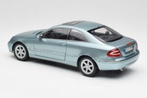 Mercedes CLK 500 W209 Azzurro Metallizzato Kyosho 1:18 B66962192 Pressofusione — immagine 7 di 8