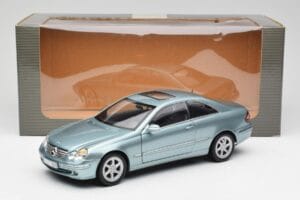 Mercedes CLK 500 W209 Azzurro Metallizzato Kyosho 1:18 B66962192 Pressofusione — immagine 8 di 8