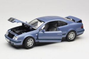 Mercedes CLK C208 Viola Anson 1:18 30330 Pressofusione — immagine 2 di 8