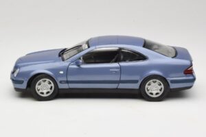 Mercedes CLK C208 Viola Anson 1:18 30330 Pressofusione — immagine 4 di 8