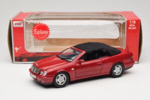 Mercedes CLK A208 Cabriolet Rosso Anson 1:18 30338 Pressofusione — immagine 8 di 8