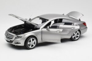 Mercedes CLS C218 Designo Alubeam Titanium Norev 1:18 B66961298 Pressofusione — immagine 2 di 8