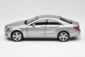 Mercedes CLS C218 Designo Alubeam Titanium Norev 1:18 B66961298 Pressofusione — immagine 4 di 8