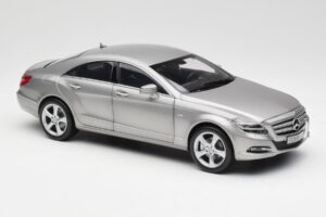 Mercedes CLS C218 Designo Alubeam Titanium Norev 1:18 B66961298 Pressofusione — immagine 6 di 8