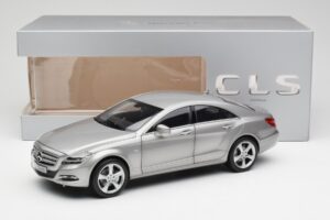 Mercedes CLS C218 Designo Alubeam Titanium Norev 1:18 B66961298 Pressofusione — immagine 8 di 8