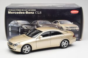 Mercedes CLS C219 Beige Chiaro Oro Kyosho 1:18 08401LBE Pressofusione — immagine 8 di 8