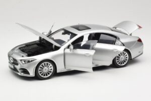 Mercedes CLS C257 Argento Norev 1:18 183489 Pressofusione — immagine 2 di 8