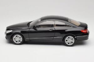 Mercedes E-Class Coupe C207 Obsidian Black Metallic Norev 1:18 B66962418 Pressofusione — immagine 4 di 8