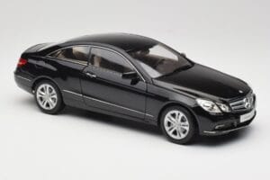 Mercedes E-Class Coupe C207 Obsidian Black Metallic Norev 1:18 B66962418 Pressofusione — immagine 6 di 8