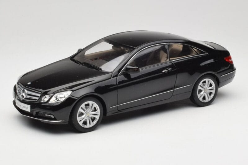 Mercedes E-Class Coupe C207 Obsidian Black Metallic Norev 1:18 B66962418 Pressofusione