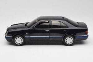 Mercedes E-Class W210 E320 Nero Sun Star 1:18 1151 Pressofusione — immagine 4 di 8