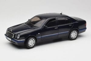 Mercedes E-Class W210 E320 Nero Sun Star 1:18 1151 Pressofusione