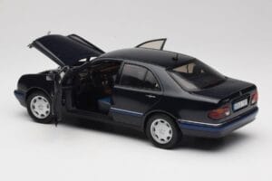 Mercedes E-Class W210 E320 Nero Sun Star 1:18 1151 Pressofusione — immagine 5 di 8