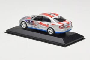 Mercedes E-Class W211 #11 Bluetec Paris-Beijing 2006 Minichamps 1:43 B66962267-R Pressofusione — immagine 3 di 4
