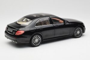 Mercedes E-Class W213 Obsidian Nero iScale 1:18 B66960380 Pressofusione — immagine 3 di 8