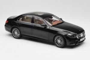Mercedes E-Class W213 Obsidian Nero iScale 1:18 B66960380 Pressofusione — immagine 6 di 8