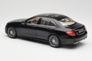 Mercedes E-Class W213 Obsidian Nero iScale 1:18 B66960380 Pressofusione — immagine 7 di 8