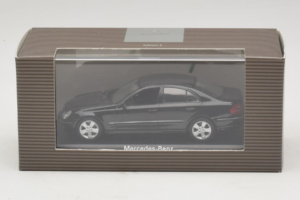 Mercedes E-Class W211 Nero Minichamps 1:43 B66961950 Pressofusione — immagine 4 di 4