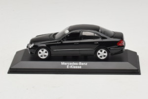 Mercedes E-Class W211 Nero Minichamps 1:43 B66961950 Pressofusione