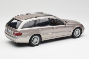 Mercedes E320 CDI W210 Station Wagon Cubanite Argento Kyosho 1:18 B66962188 Pressofusione — immagine 3 di 8