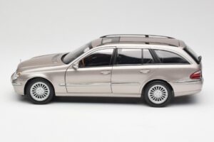 Mercedes E320 CDI W210 Station Wagon Cubanite Argento Kyosho 1:18 B66962188 Pressofusione — immagine 4 di 8