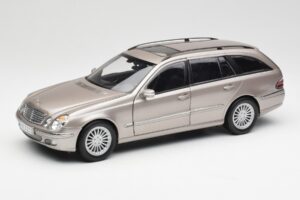 Mercedes E320 CDI W210 Station Wagon Cubanite Argento Kyosho 1:18 B66962188 Pressofusione