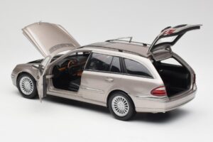 Mercedes E320 CDI W210 Station Wagon Cubanite Argento Kyosho 1:18 B66962188 Pressofusione — immagine 5 di 8