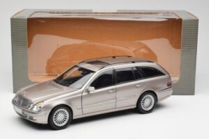 Mercedes E320 CDI W210 Station Wagon Cubanite Argento Kyosho 1:18 B66962188 Pressofusione — immagine 8 di 8