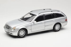 Mercedes E320 T-Modell S210 Elegance Argento Kyosho 1:18 B66962166 Pressofusione