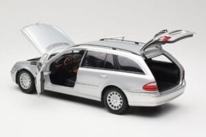 Mercedes E320 T-Modell S210 Elegance Argento Kyosho 1:18 B66962166 Pressofusione — immagine 5 di 8