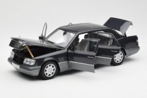 Mercedes E320 W124 Nautik Blu Metallizzato Dealer Edition AUTOart 1:18 B66040508 Pressofusione — immagine 2 di 8