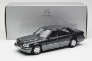 Mercedes E320 W124 Nautik Blu Metallizzato Dealer Edition AUTOart 1:18 B66040508 Pressofusione — immagine 8 di 8