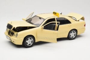 Mercedes E320 W210 Taxi Sun Star 1:18 1160 Pressofusione — immagine 2 di 8