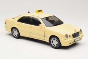 Mercedes E320 W210 Taxi Sun Star 1:18 1160 Pressofusione — immagine 6 di 8
