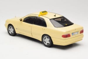 Mercedes E320 W210 Taxi Sun Star 1:18 1160 Pressofusione — immagine 7 di 8