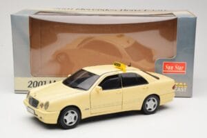 Mercedes E320 W210 Taxi Sun Star 1:18 1160 Pressofusione — immagine 8 di 8