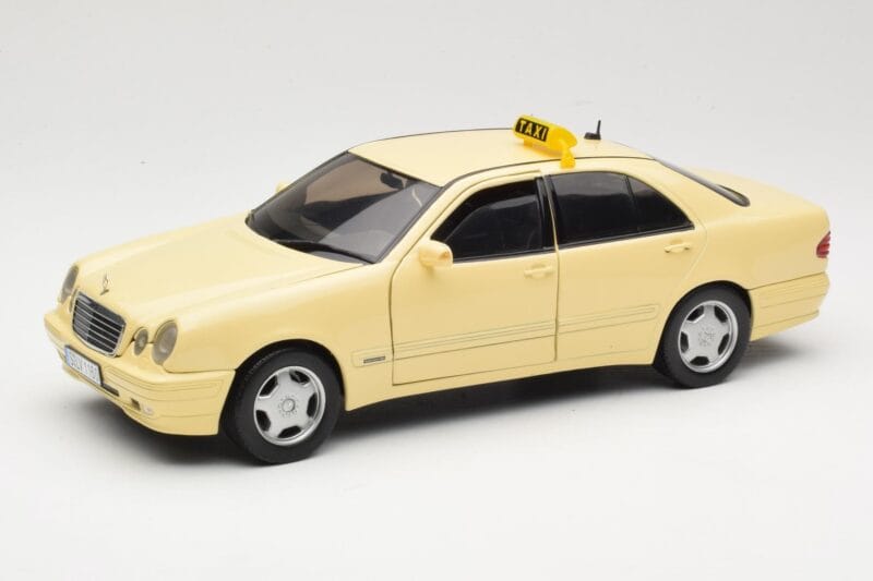 Mercedes E320 W210 Taxi Sun Star 1:18 1160 Pressofusione