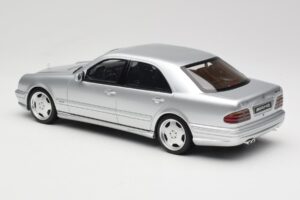 Mercedes E55 AMG W210 Brilliant Silver Otto 1:18 OT459 Resina — immagine 5 di 6