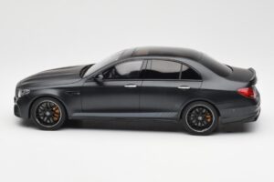 Mercedes AMG E63 S W213 Edition 1 Night Nero GT Spirit 1:18 B66963111 Resina — immagine 3 di 6